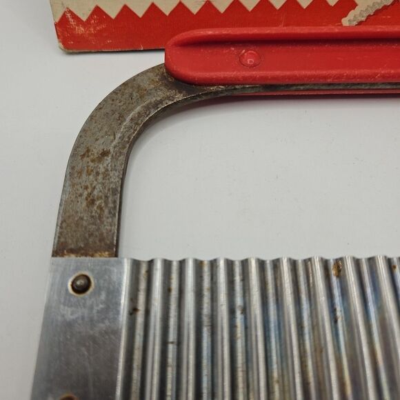 Vintage Huot Serrater & Meat Tenderizer Original Package Red Plastic Handle - Picture 4 of 16